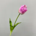 Einzelne künstliche Tulpe Kunstblume für Heimdekoration, realistischer rosa lilafarbener Blumenstrauß. - Lila