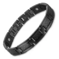 Schwarzes Edelstahl Magnetarmband für Herren mit modernem Karbonfaser Gliederdesign und Stil. - Schwarze Kohlefaser