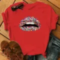 Rood t-shirt met korte mouwen en kleurrijke liprint, casual ronde hals zomertop. - S / Rood