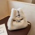 Borsa a mano soffice in ecopelliccia per donne, morbida borsa di peluche con chiusura. - Solo Borsa / Albicocca
