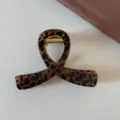 Molla per capelli marrone maculata leopardata, accessorio geometrico chic per ogni stile. - Stampa Leopardata - Pinza Incrociata