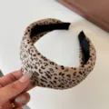 Diadema acolchada con estampado de leopardo para mujer, elegante accesorio para el pelo. - Albaricoque Estampado Leopardo - Diadema Ancha