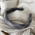 Cerchietto scozzese grigio scuro da donna, elegante fascia per capelli in tessuto per ufficio. - Cerchietto Largo a Quadri / Grigio