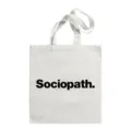 Detailopname van witte canvas shopper tas met zwarte Sociopath tekstprint op de voorkant. - Stijl 12 / 35*40