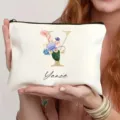Bolsa de cosméticos personalizada con letra floral y cremallera para maquillaje y viajes. - Estilo Y