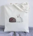 Nahaufnahme Detailansicht der niedlichen Anime Kaninchen bedruckten weissen Segeltuchtasche. - 35*40cm / Weiß Stil 9