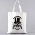 Weisse Segeltuchtasche mit Vintage Totenkopf und Pistolen Print, laessige Schultertasche. - New York Gangster Pistole Stil (9) / 35*40cm