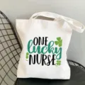 Weißer Segeltuchtaschen Shopper mit grünem Krankenschwester Druck für Alltag und Einkauf. - Grüner Glitzer Kleeblatt Stil / L