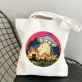 Λευκή τσάντα shopper από καμβά με ρετρό UFO πόλη φωτιά γραφικό σχέδιο, casual τσάντα ώμου. - Στυλ Αμερικάνικο Κόμικ Ρετρό UFO Επιτίθεται στην Πόλη (16)