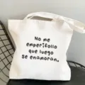 Detailansicht der weißen Canvas Umhängetasche mit spanischem Spruch, lässige Tragetasche - L / Stil 22