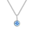 Collana in acciaio inossidabile argentato con ciondolo rotondo in strass azzurro chiaro. - Marzo Blu Chiaro - Argento