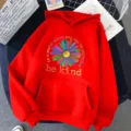 Sweat à capuche rouge décontracté avec motif de marguerite coloré et impression inspirante. - S / Hauts / Rouge