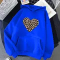 Sweat à capuche bleu avec imprimé cœur léopard tendance, sweat molletonné manches longues confortable. - Bleu