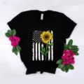 Vista detallada de camiseta gráfica negra de manga corta con diseño de bandera de EE. UU. - Negro