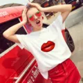 T-shirt blanc à manches courtes décontracté avec imprimé graphique de lèvres rouges pour l'été - Imprimé Lèvres Rouges (5)