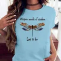 T-shirt femme décontracté à manches courtes et col rond avec motif libellule aquarelle. - Bleu clair
