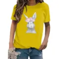 Damen gelbes Kurzarm T-Shirt mit einem niedlichen handgezeichneten Hasen Blumen Print Top. - Gelb