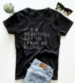 T-shirt noir pour femme avec imprimé slogan, haut d'été à manches courtes et style décontracté. - S / Hauts / Noir