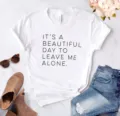 T-shirt à manches courtes en coton blanc avec imprimé citation inspirante, vue à plat. - S / Hauts / Blanc