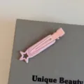 Rosa Stern Haarklammer Detailansicht, süße Metall Haarspange für stilvolles tägliches Styling. - Einfarbig Pentagramm Nahtlos - Hellrosa