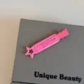 Rosa Stern Metall Haarklammer Detailansicht, süßes Bonbonfarbenes Design für den Alltag. - Einfarbig Pentagramm Nahtlos - Dunkelrosa