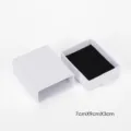 Scatola regalo per gioielli con cassetto bianco confezione con fodera in velluto nero vista - 7x9x3cm / Bianco