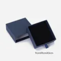 Portagioie a cassetto blu scuro con fodera in morbido velluto nero, confezione da 9x9x3cm. - 9x9x3cm / Blu zaffiro