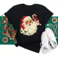 Zwart kerst-korte mouwen t-shirt met retro Kerstman-grafiek voor feestelijke outfits. - S / Tops / Zwart (bt9008)