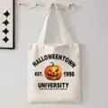 Halloween pompoen canvas draagtas, casual schouderhandtas voor studenten, winkelen en reizen. - Halloweentown University Vintage Stijl (9097) / 35cmx45cm
