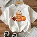 Casual wit T-shirt met korte mouwen en herfstpompoen latte en voetbalgrafische print. - S / Katoen Wit
