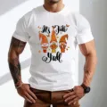 Ανδρικό κοντομάνικο T-shirt σε λευκό χρώμα με χαριτωμένο φθινοπωρινό σχέδιο νάνο casual - S / Tops / Λευκό