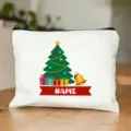 Detailaufnahme einer weißen Canvas-Reißverschlusstasche mit festlichem Weihnachtsbaum. - Weihnachtsstil 6