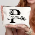 Gepersonaliseerd canvas cosmetisch tasje met letter P en bladontwerp voor dagelijks gebruik. - Letter P