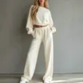 Lässiges einfarbiges Sweatshirt mit weiten Hosen Set, minimalistisches bequemes Lounge Outfit. - S / Oberteil und Unterteil / Weiß