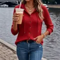 Modisches rotes Damen Langarm Kapuzen Stricktop mit Knopfleiste bequeme Freizeitkleidung. - S / Rot