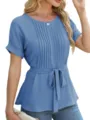 Sommerliche Damen Kurzarm Bluse mit Rundhalsausschnitt und Taillenband schickes Oberteil. - S / Blau