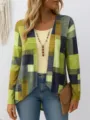 Detailansicht der Damen Langarm Cardigan Strickjacke mit bunten geometrischen Blöcken. - S / Oberteile / Gelbgrün