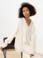 Oversized V-neck long sleeve sweater in off-white, comfortable knitwear for autumn and winter. - S / Tops / White