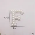 Perlen Strass Buchstabe F Aufnäher Detail, glänzendes Accessoire für Kleidung und Taschen. - Buchstabe F