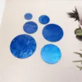 Blaue runde Acryl Perlmutt Imitation Scheiben DIY Schmuck Zubehör in verschiedenen Größen. - 10mm Einzelloch / Saphirblau