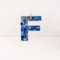 Blauer Stein Harz Buchstabe F Schlüsselanhänger Anhänger DIY Epoxid Zubehör für Schmuck. - Buchstabe F