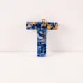 Blauer Epoxidharz Buchstabe T Anhänger mit Blattgold, DIY Alphabet Schlüsselanhänger Zubehör. - Buchstabe T
