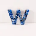 DIY blauer Harz Buchstabe W Schlüsselanhänger Anhänger mit Steinen und Goldfolie Modeschmuck - Buchstabe W