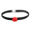 Gothic schwarzer Samt Choker Halskette mit auffallendem roten Rosen Stoffblumen Detail. - Stil 5 Rote Rose Samt Kropfband