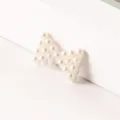 Witte parel strik DIY accessoire, elegant haarspeld materiaal en kleding decoratie. - Stijl 16