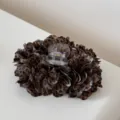 Dettaglio molletta per capelli in tessuto leopardato, accessorio per capelli estetico - Leopardo Profondo alla Moda - Molla Capelli