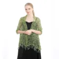 Grüner Pailletten Häkel Schal Detail, glitzerndes Mesh Tuch Ende, elegantes Strick Accessoire. - Herbstgrün
