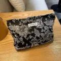 Schwarze florale Jacquard Kosmetiktasche tragbare grosse Make-up Aufbewahrungstasche - Schwarz mit Grauen Blumen