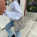 Leopard print canvas shoulder bag for women, large capacity casual tote bag for daily use. - Light Leopard Print
