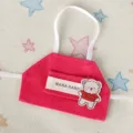 Dettaglio grembiule bambola rosa miniatura per bambola 10cm con patch orsetto simpatico - Grembiule Orso Rosa Rosso